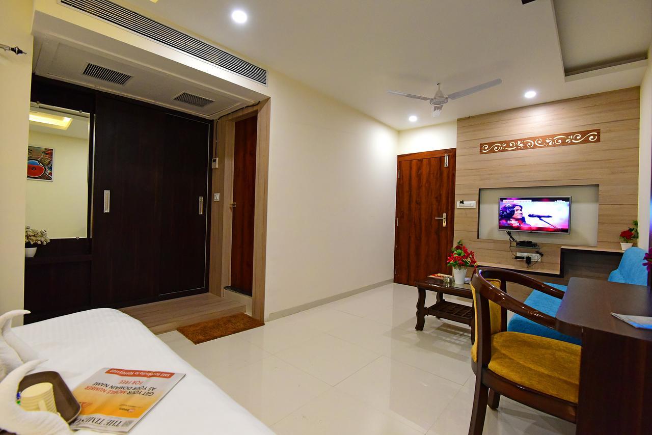 Hotel Dayal Shree Paradise Bhopál Kültér fotó